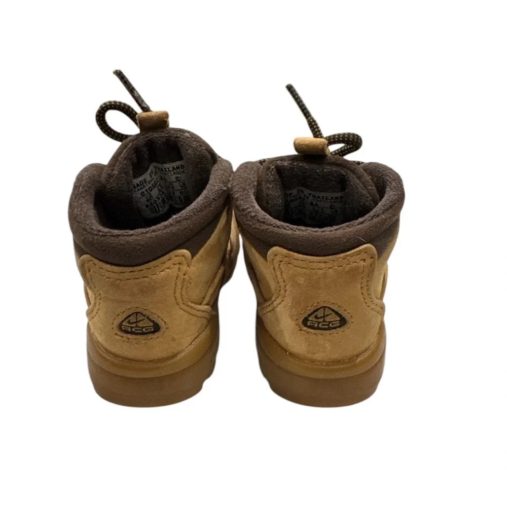 Nike ACG Kids Tan Boots Size 4C